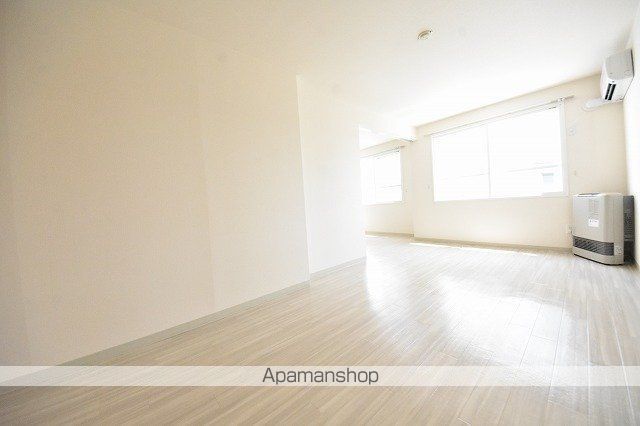 CUNA N23の内装写真