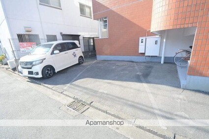 愛知県豊橋市花中町[1K/30m2]の駐車場2
