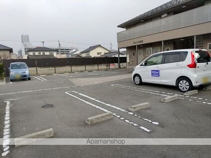 グレイス高宮[1R/34.49m2]の駐車場