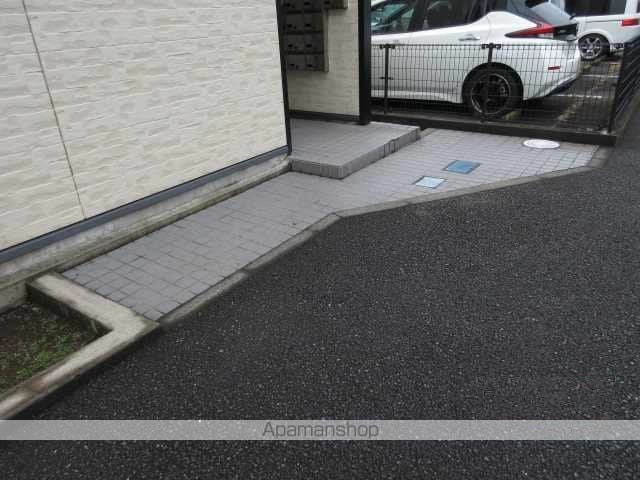 レオパレスGの玄関写真