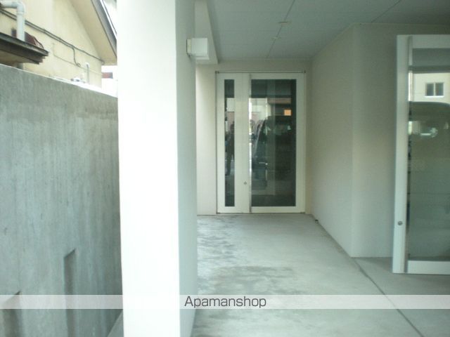 F・HOUSEの玄関写真