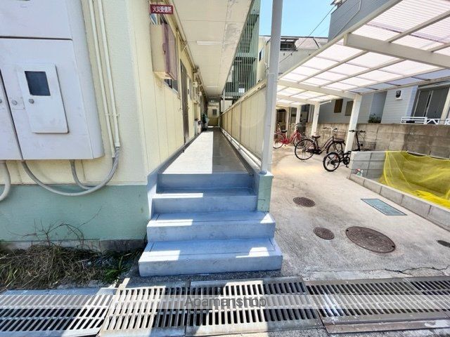 岡治マンションの玄関写真