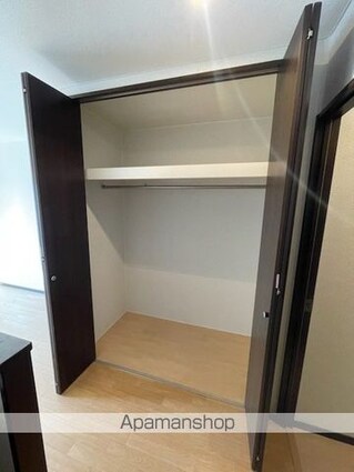 メゾン・ド・サラ[1R/30.39m2]の玄関