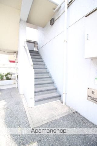 ウエストプラザ新保の玄関写真