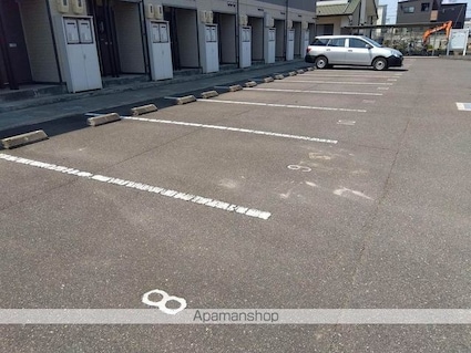 レオパレスＳｈｕ＆Ｋｅｉ　Ｎ[1K/23.61m2]の駐車場2