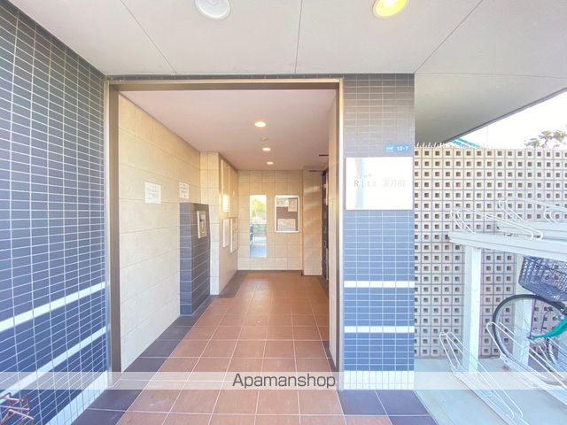 リッツ五月田の玄関写真