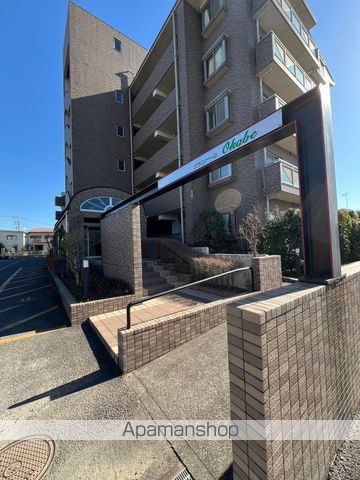 グランドールOKABEの玄関写真