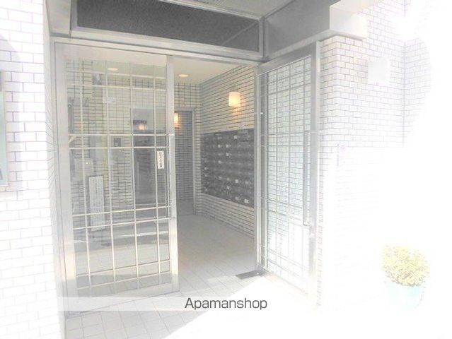 日興パレス東山の玄関写真