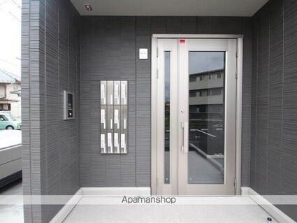 東京都昭島市朝日町４丁目[1LDK/37.04m2]のエントランス