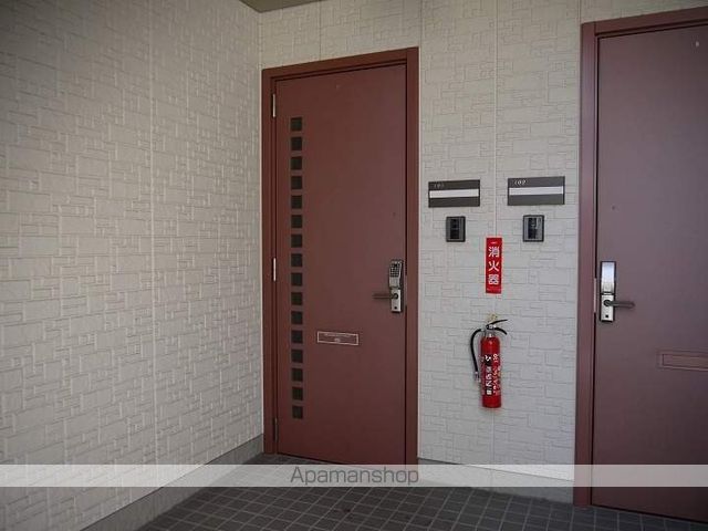 クレスコの玄関写真