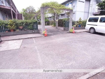 アドバンス[1R/17m2]の駐車場