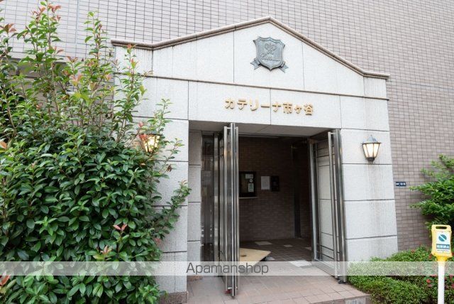 カテリーナ市ヶ谷の玄関写真