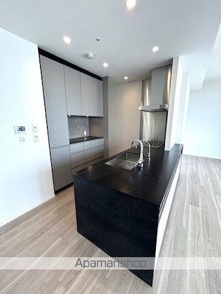 ＨＡＲＵＭＩ　ＦＬＡＧ　ＳＵＮ　ＶＩＬＬＡＧＥ　Ｔ棟[2LDK/96.87m2]のキッチン