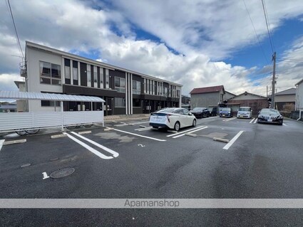 愛媛県新居浜市星原町[1LDK/40.35m2]の駐車場