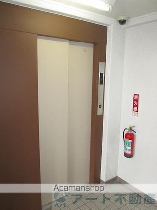山本屋ビル[2LDK/56.16m2]のエントランス1