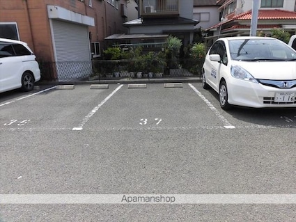 和歌山県和歌山市中島[3DK/52.54m2]の駐車場