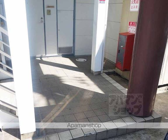 レオパレスALTAIIの玄関写真