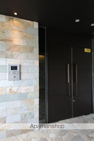 ラピスコートの玄関写真