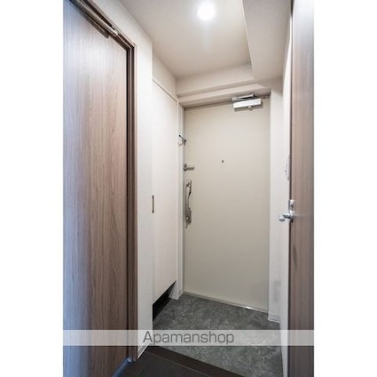 ウェルスクエア西新宿五丁目[2LDK/41.81m2]の玄関