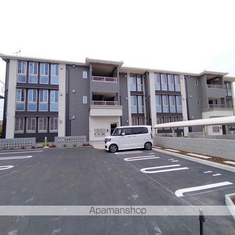 ガーデンレイーサの外観写真