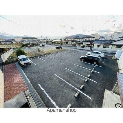 グランデール多田[1LDK/45.64m2]の駐車場2