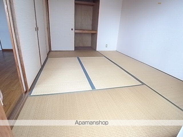 シャンポール鶴見の内装写真