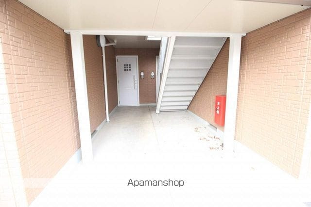 クレセオKOGAの玄関写真