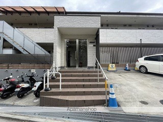 ファイブスター東海 C棟の玄関写真