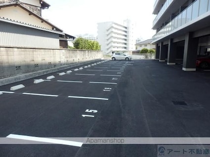 フォレスト・グランテラス[1R/24.8m2]の駐車場4