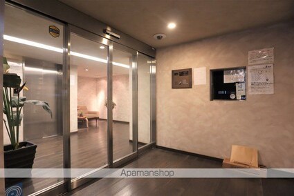 プライムアーバン三軒茶屋[1R/25.4m2]のエントランス