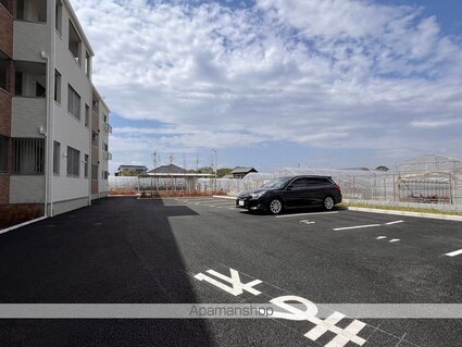 ベル　フルール[2LDK/59.73m2]の駐車場3