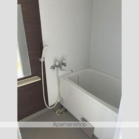 エメラルドグリーン中の島の内装写真
