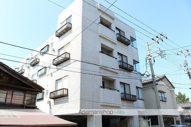 コーポ寄附町の外観写真