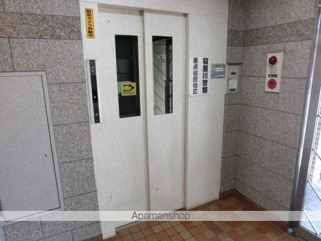 八坂一番館の玄関写真
