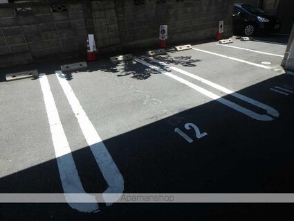 セリシア蟻ヶ崎[1LDK/41m2]の駐車場