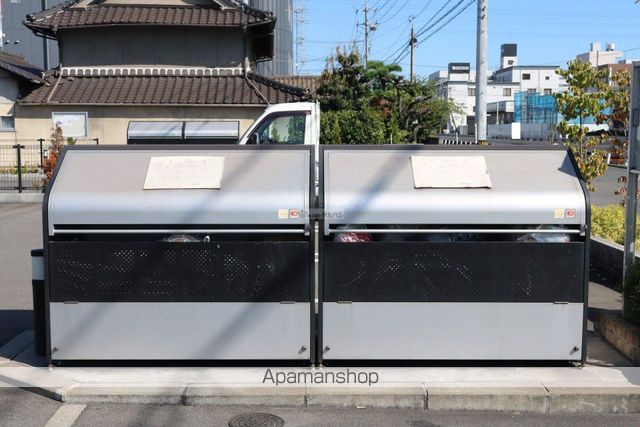 カファレル Aの玄関写真