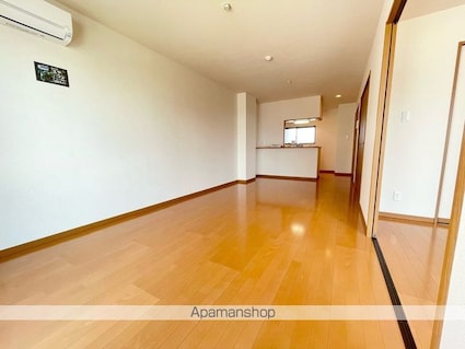 ビラ・レークサイド[1LDK/53m2]のリビング・居間