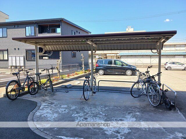 エトワール ヒトミの玄関写真