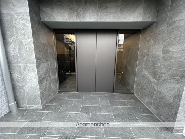 GRAN PASEO 新大阪の玄関写真