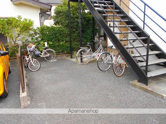 メゾンクオーレの玄関写真