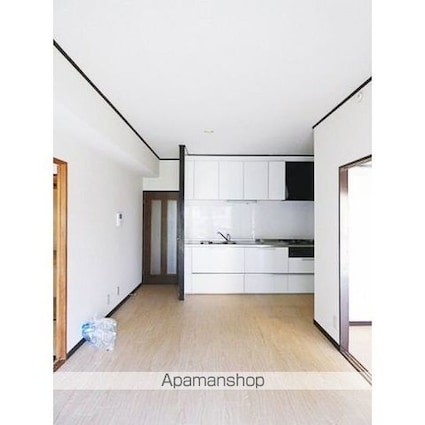 ランドマーク・一社[4LDK/82.44m2]のリビング・居間1