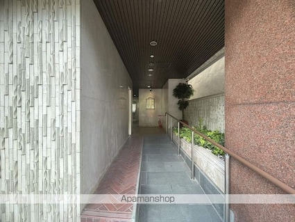 サンピア平和公園[1R/22.81m2]のエントランス