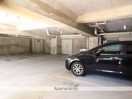 ブルームライフ今池[1LDK/50m2]の駐車場