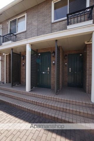 ローズコートヤマサ B棟の玄関写真