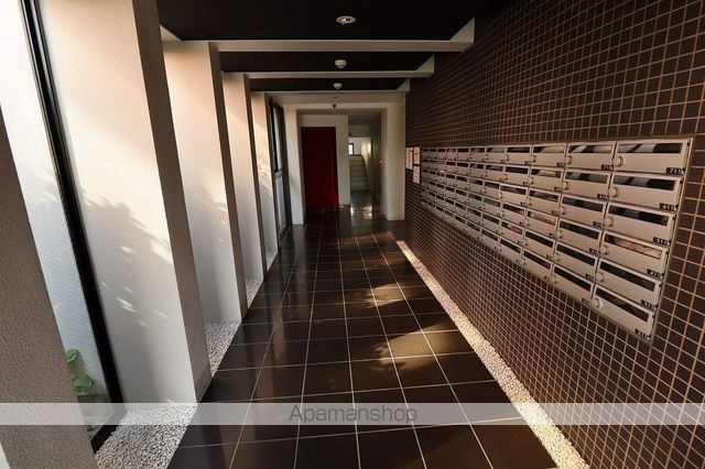 エルベコート・宇治駅前の玄関写真