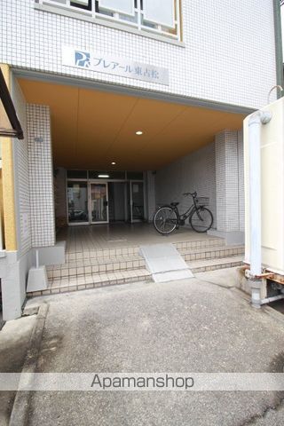 プレアール東古松の玄関写真