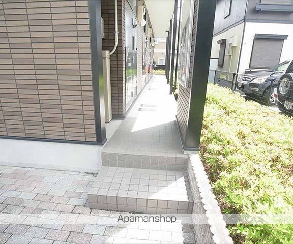 レオパレスセヴィル宝ヶ池の玄関写真