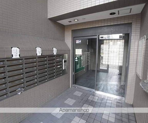 リーガル京都西陣の玄関写真