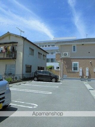 セイバリー・Ｍ[1R/32.9m2]の駐車場
