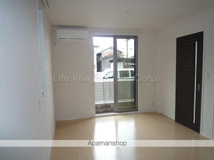 滋賀県東近江市市子殿町[1LDK/36.7m2]のリビング・居間